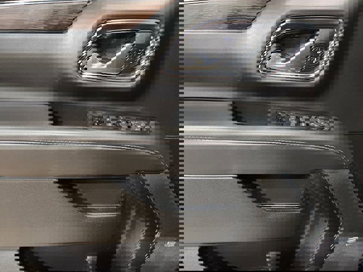 Used 2021 Chevrolet Suburban Z71 image 41