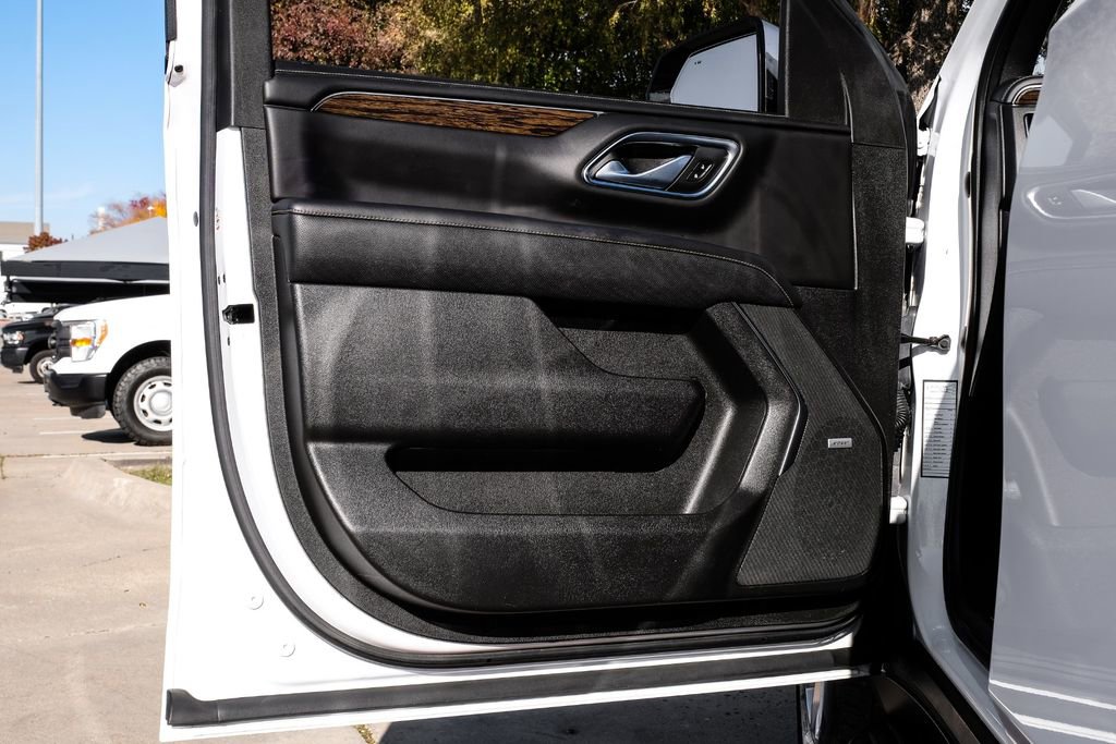 Used 2022 Chevrolet Suburban Premier image 45