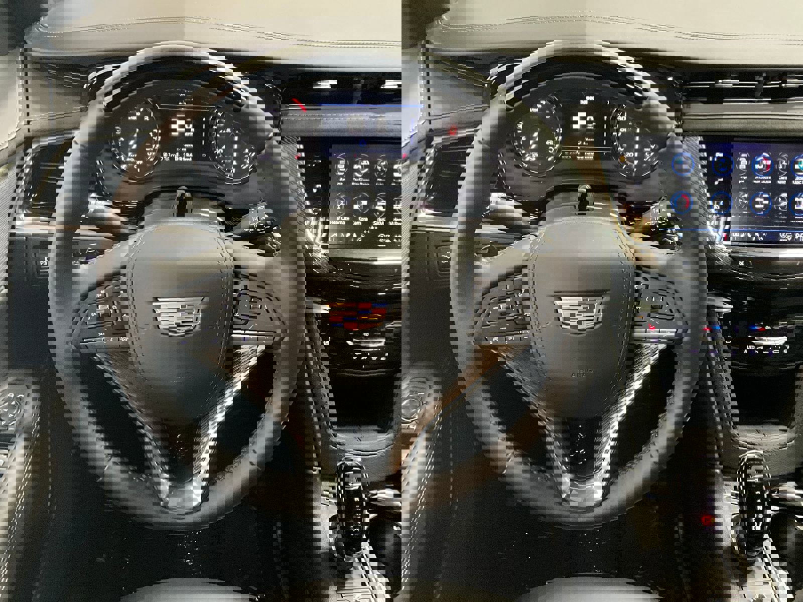 Used 2025 Cadillac XT6 Premium Luxury w/ Platinum Package AWD/4WD image 5