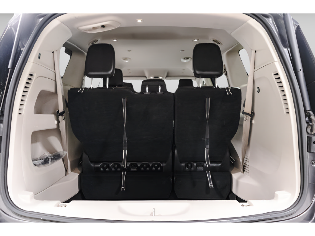 Used 2023 Chrysler Pacifica Touring-L FWD image 42