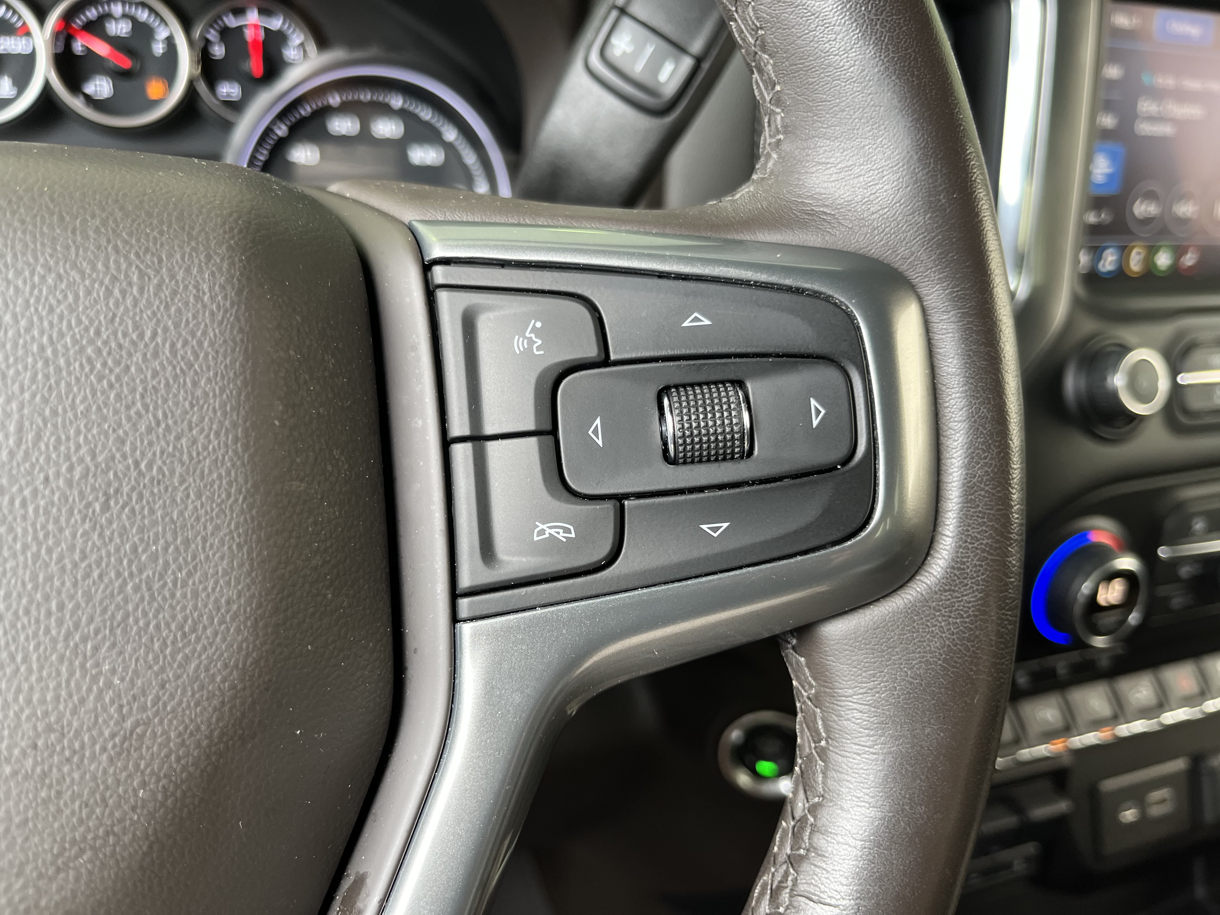 Used 2022 Chevrolet Silverado 1500 LTZ RWD image 24
