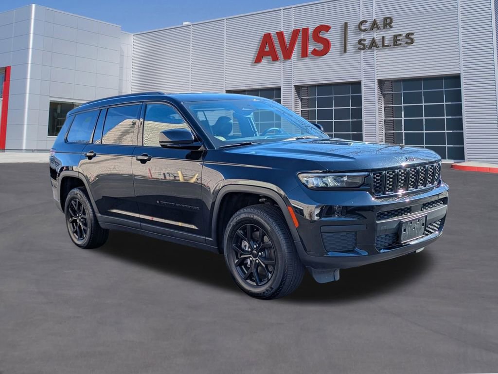 Used 2024 Jeep Grand Cherokee L Laredo image 3