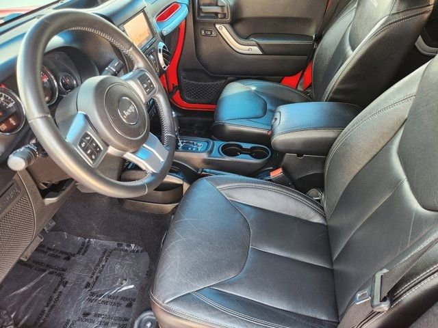 Used 2015 Jeep Wrangler Unlimited Rubicon image 4