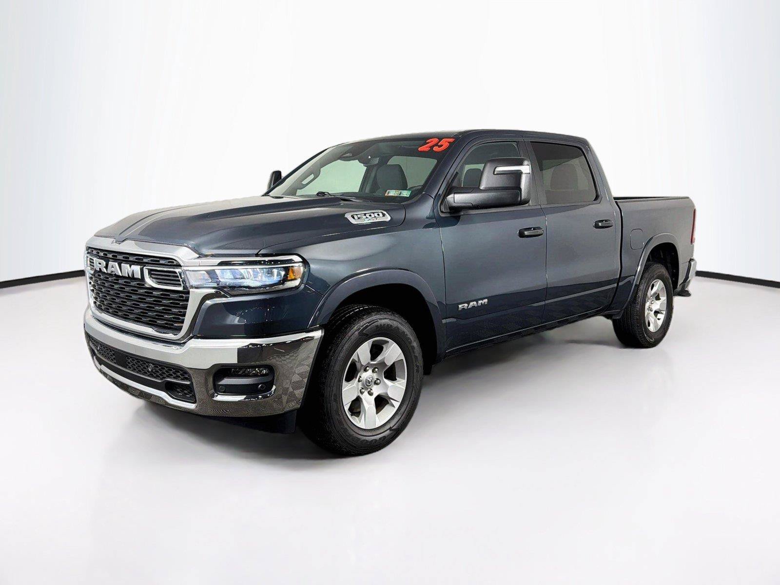 Used 2025 RAM 1500 Big Horn AWD/4WD image 7