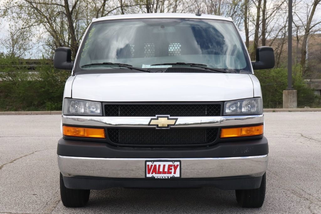 Used 2024 Chevrolet Express 2500 w/ Driver Convenience Package RWD image 3