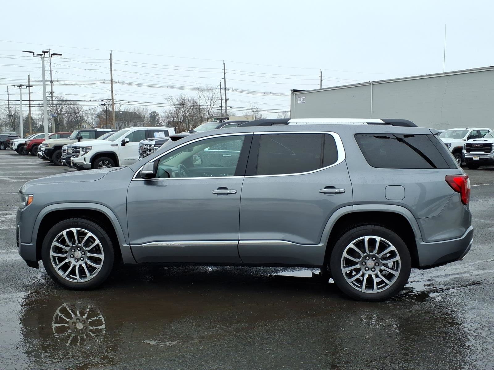 Certified 2021 GMC Acadia Denali w/ Denali Ultimate Package AWD/4WD image 4