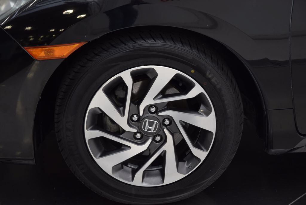 Used 2018 Honda Civic EX image 12