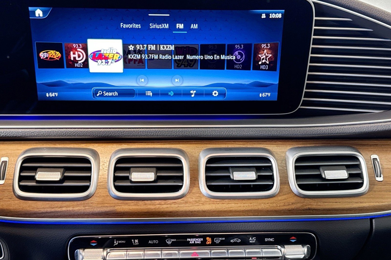 Certified 2025 Mercedes-Benz GLE 350 4MATIC w/ Winter Package image 15