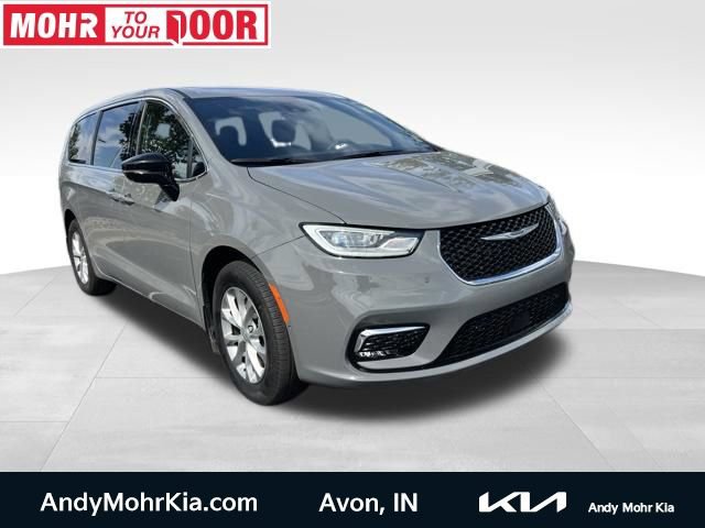 Used 2025 Chrysler Pacifica Select w/ Uconnect Theater Family Group AWD/4WD 360° Tour