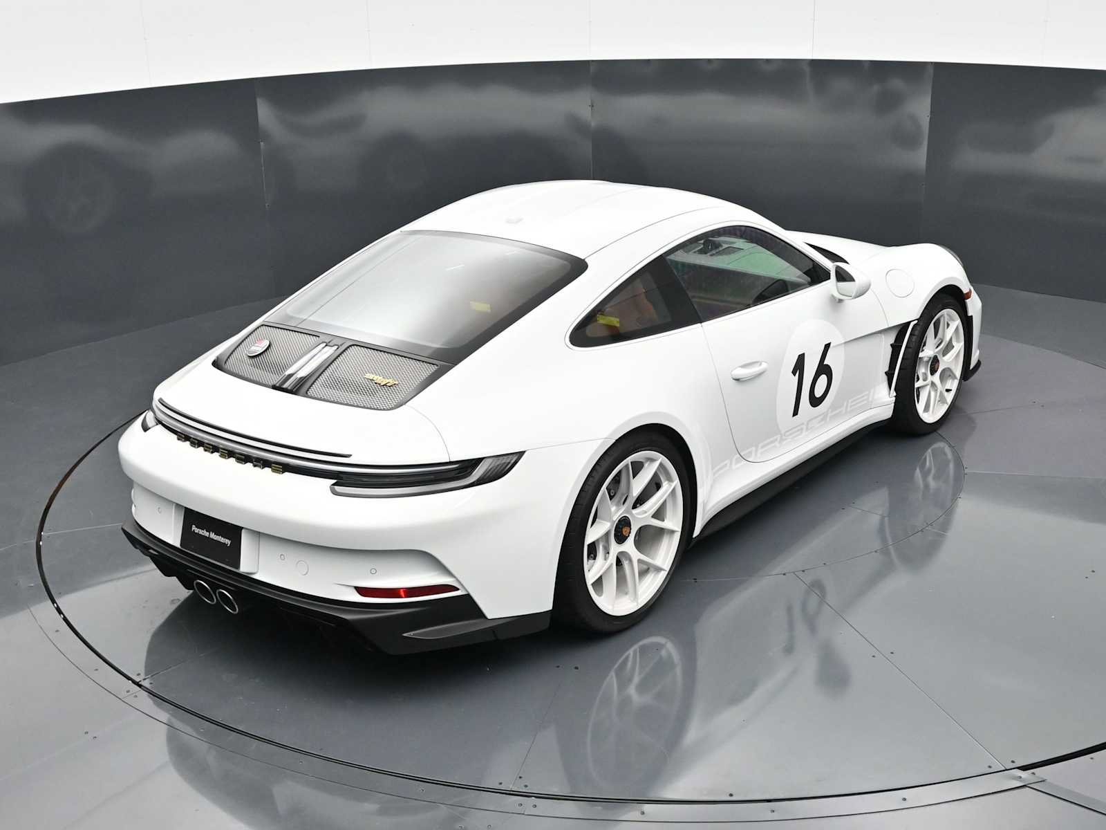 Certified 2024 Porsche 911 GT3 RS RWD image 42