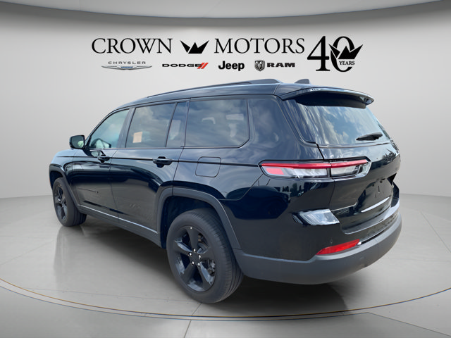 Used 2024 Jeep Grand Cherokee L Limited w/ Black Appearance Package AWD/4WD image 10