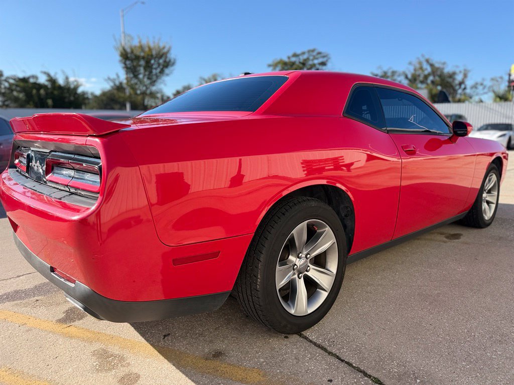 Used 2019 Dodge Challenger SXT RWD image 6