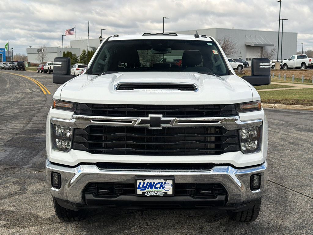 Used 2024 Chevrolet Silverado 2500 LT w/ Convenience Package image 8