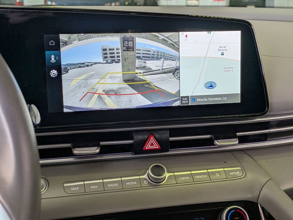 Used 2025 Hyundai Elantra SEL image 16