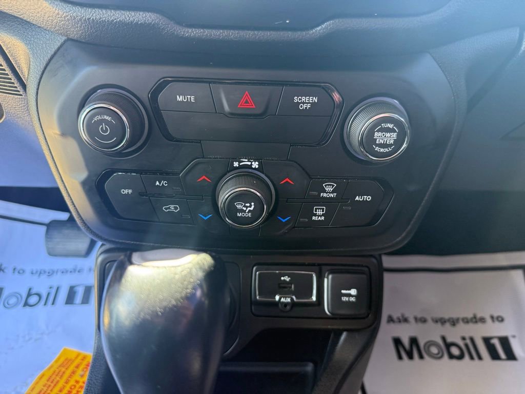 Used 2019 Jeep Renegade Trailhawk w/ Cold Weather Group II AWD/4WD image 37