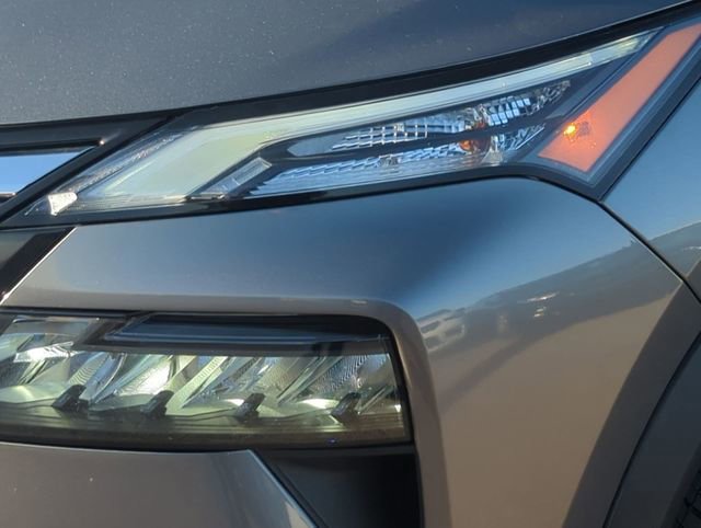 Used 2024 Nissan Rogue S image 9