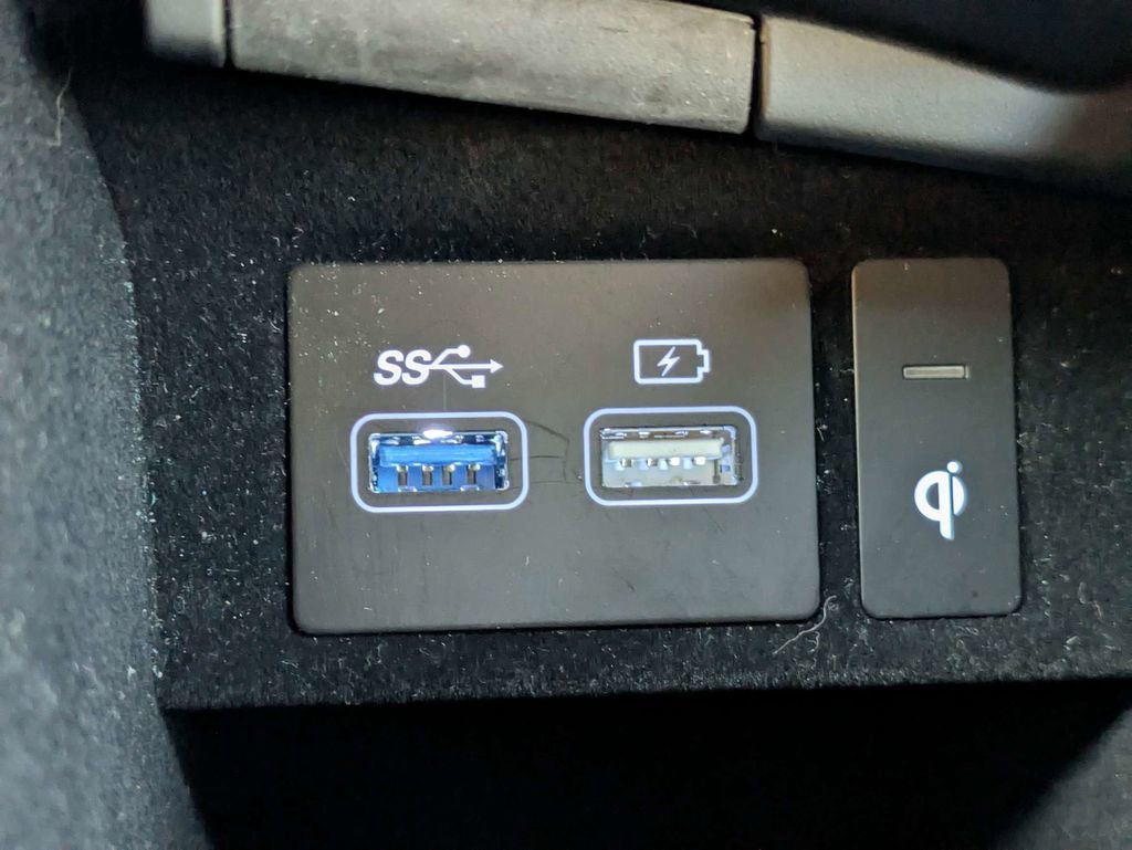 Used 2025 Genesis GV70 3.5T Sport AWD/4WD image 26