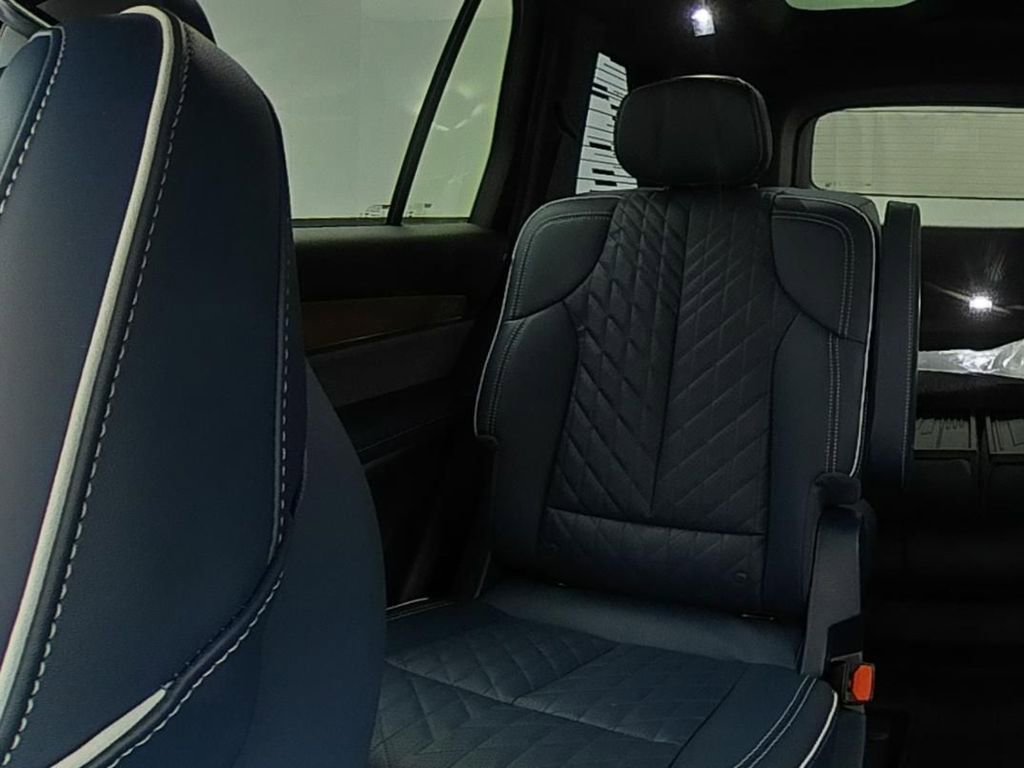 New 2026 Cadillac Vistiq Premium Luxury w/ LPO, Floor Liner Package AWD/4WD image 16