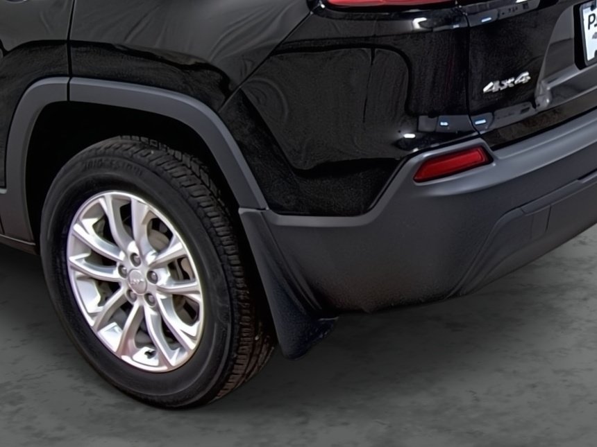Used 2019 Jeep Cherokee Latitude w/ Cold Weather Group AWD/4WD image 9