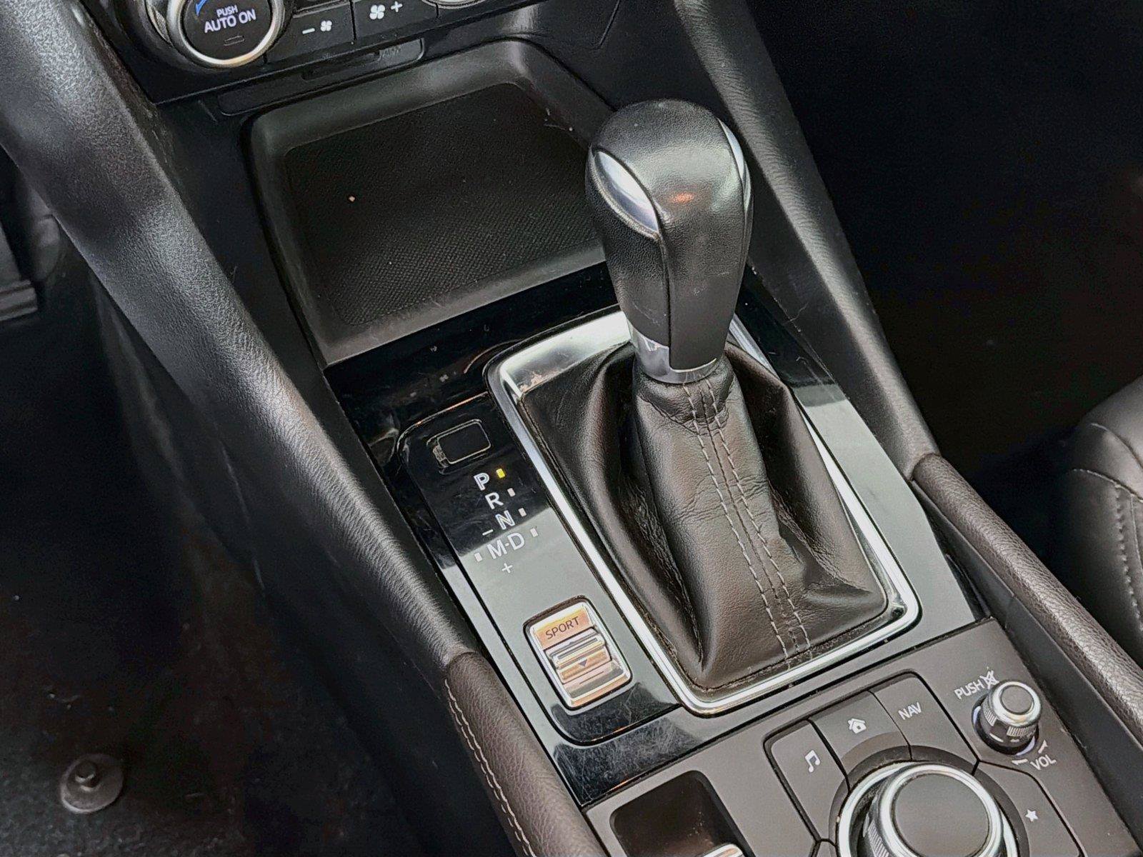 Used 2018 MAZDA MAZDA3 Touring FWD image 22