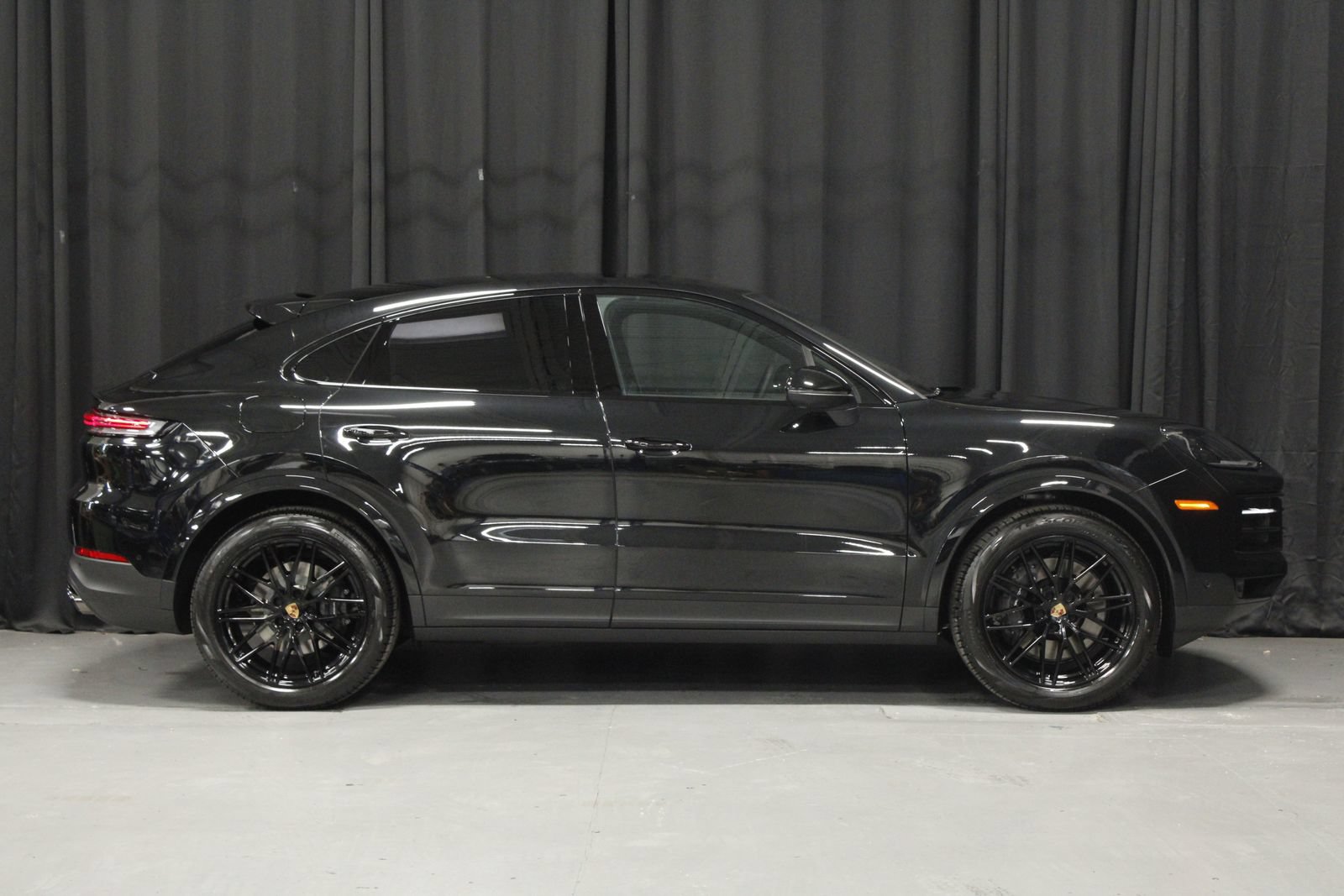 New 2026 Porsche Cayenne Coupe AWD/4WD image 6