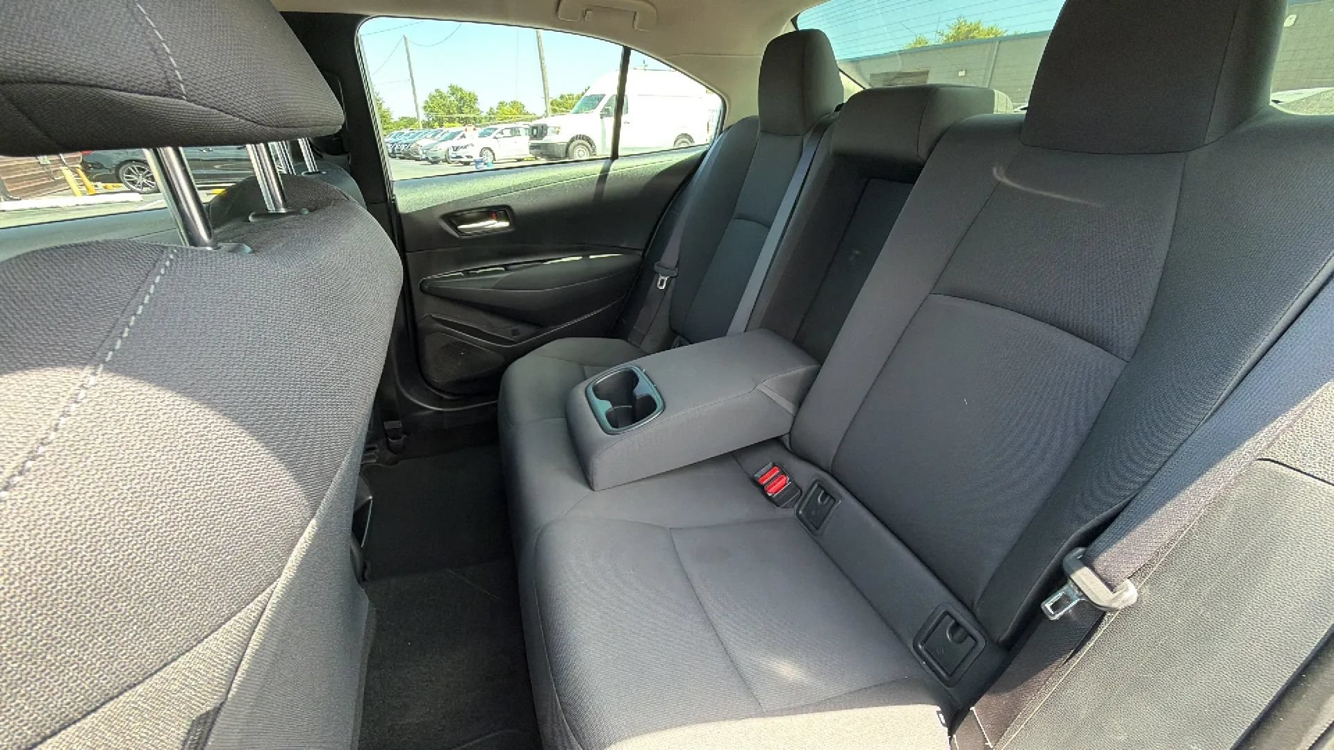 Used 2021 Toyota Corolla LE FWD image 28