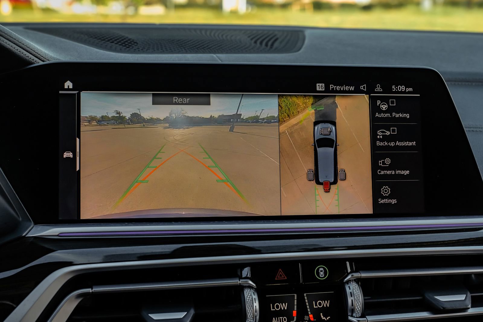 Used 2021 BMW X7 M50i w/ Executive Package image 22