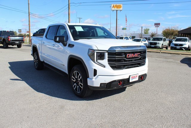 Used 2024 GMC Sierra 1500 AT4 w/ Technology Package image 3
