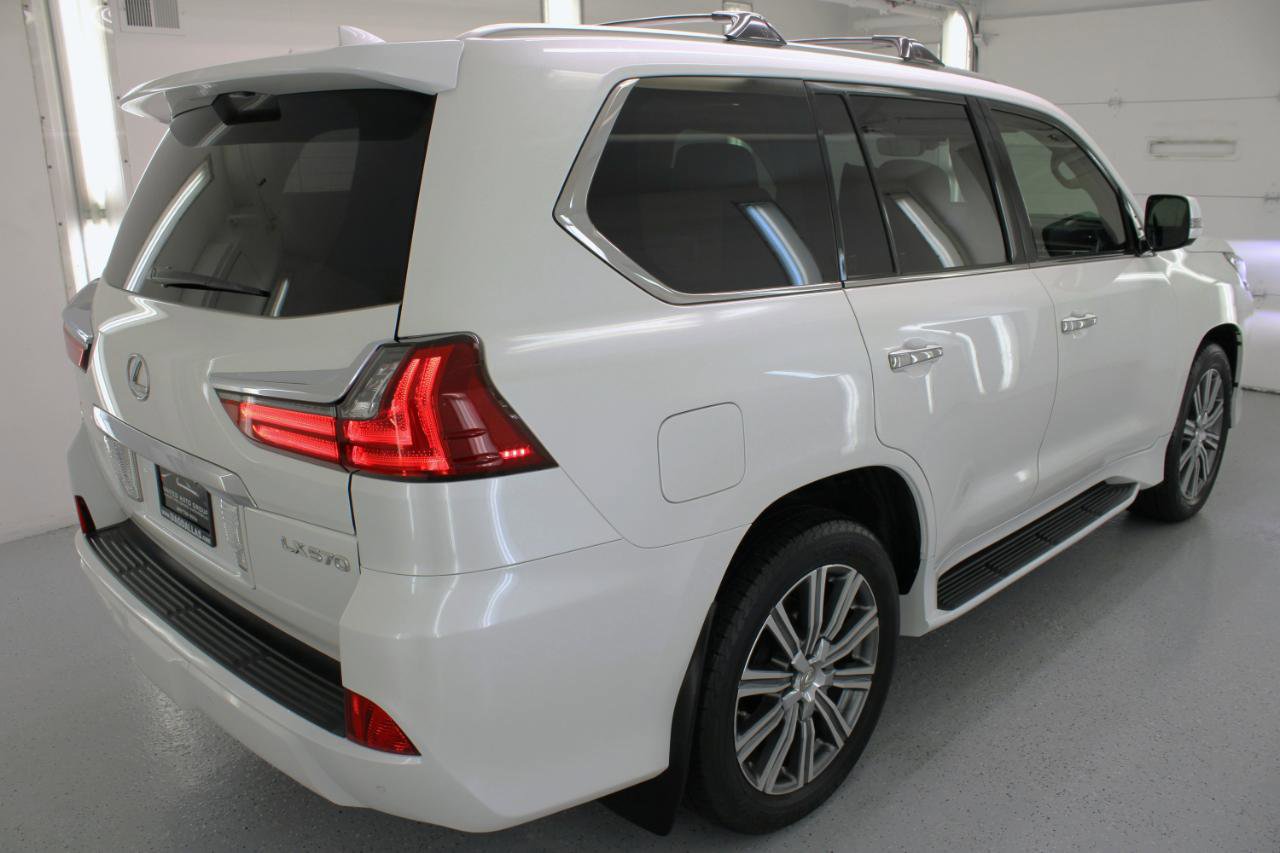 Used 2017 Lexus LX 570 4WD w/ Luxury Package image 8