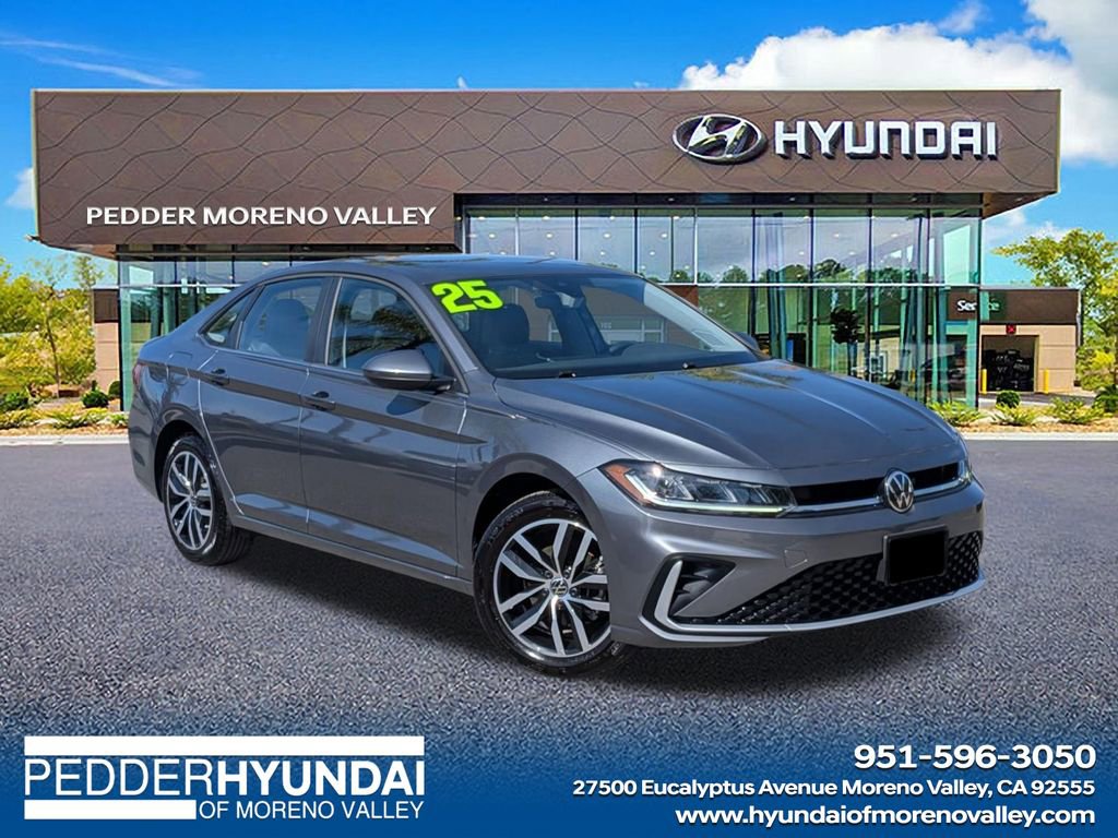 Used 2025 Volkswagen Jetta SE image 1