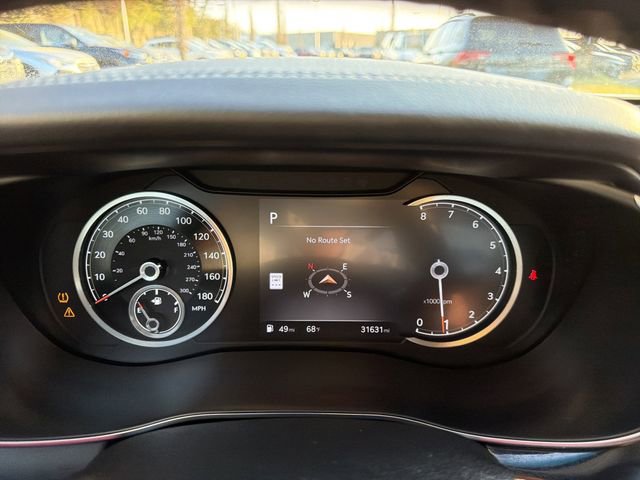 Used 2025 Genesis G70 2.5T image 28