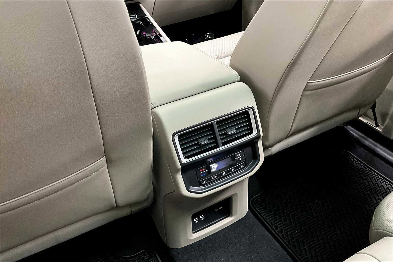 Used 2025 Volkswagen Atlas SEL Premium R-Line image 38