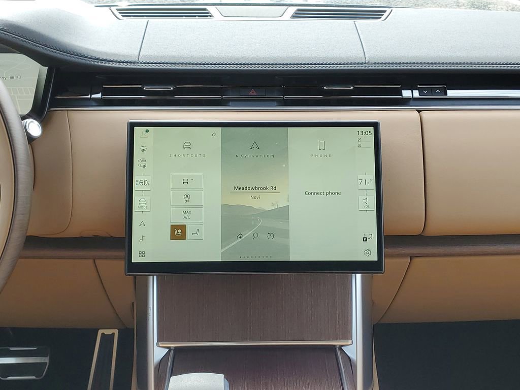 New 2026 Land Rover Range Rover Long Wheelbase SE image 24