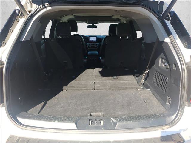 Used 2023 Ford Explorer XLT w/ Equipment Group 202A image 6