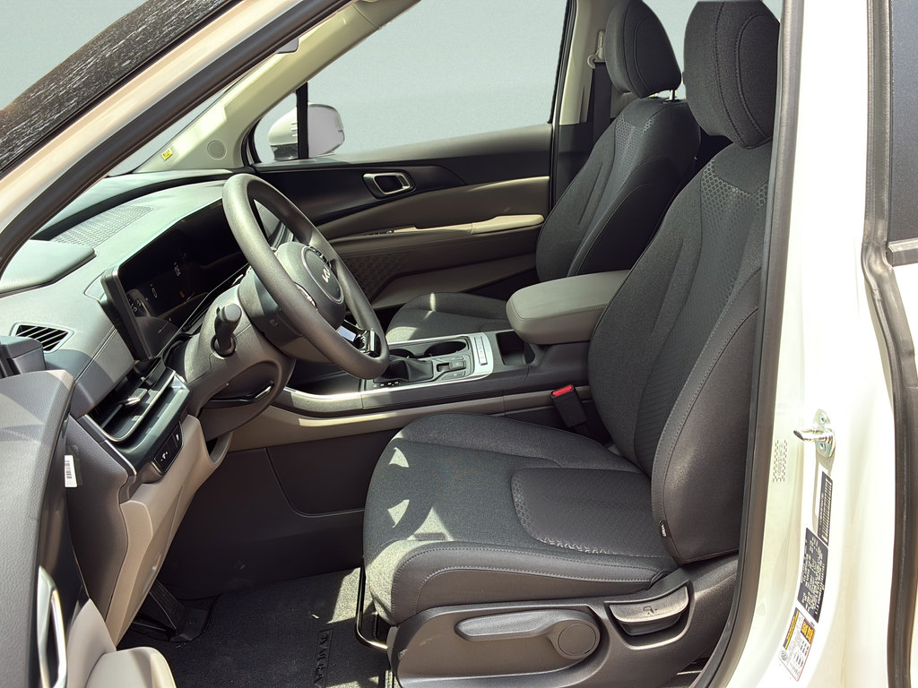 New 2026 Kia Carnival LX FWD image 22