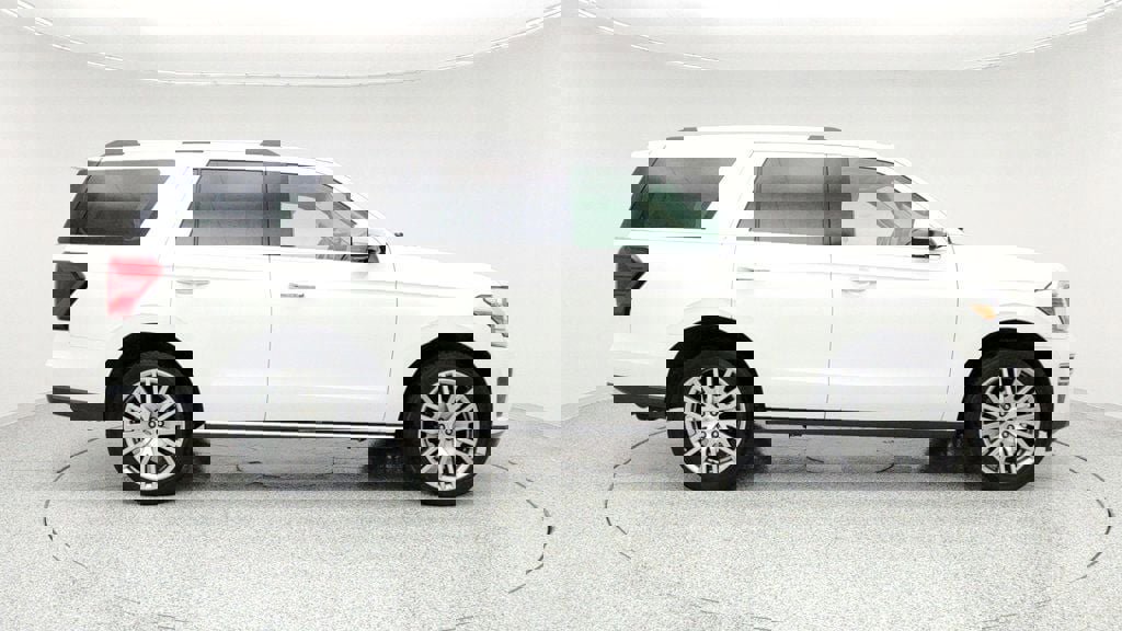 Used 2023 Ford Expedition Limited image 4