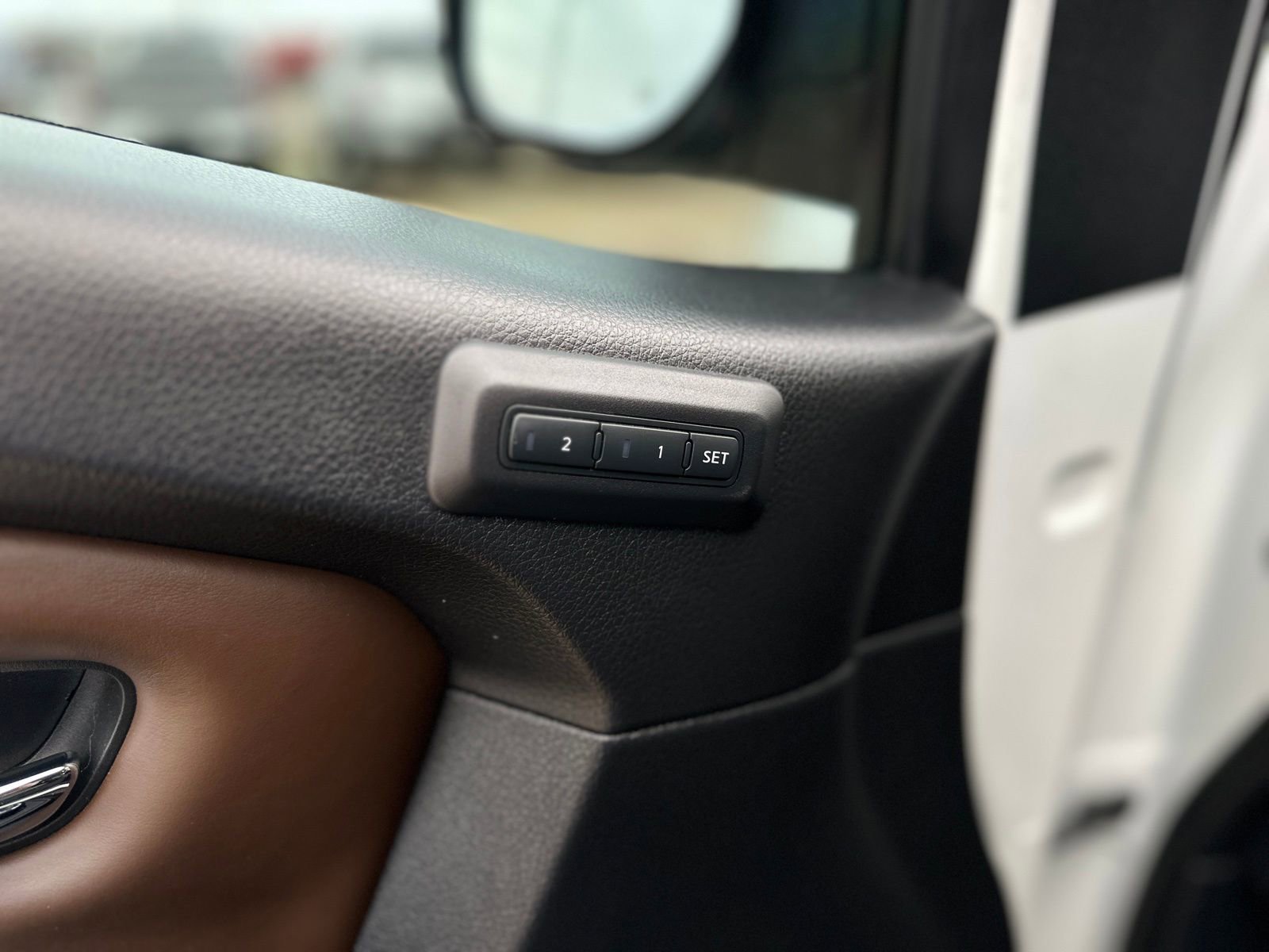 Used 2018 Nissan Titan Platinum Reserve w/ Platinum Utility Package image 27