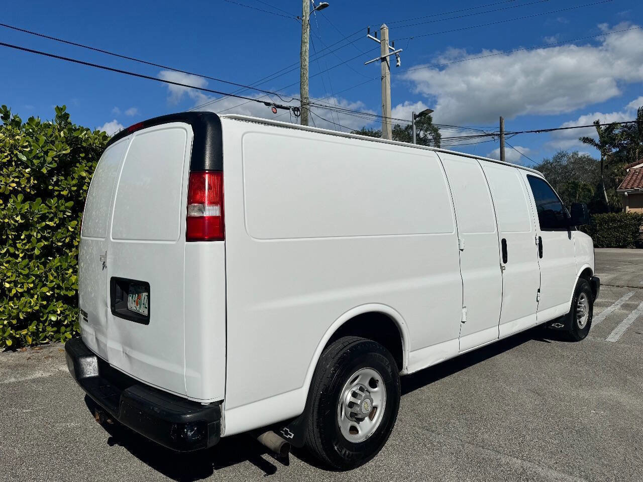 Used 2013 Chevrolet Express 2500 Extended image 3