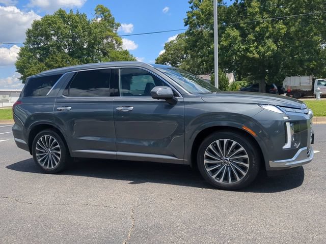 Used 2024 Hyundai Palisade Calligraphy FWD image 1