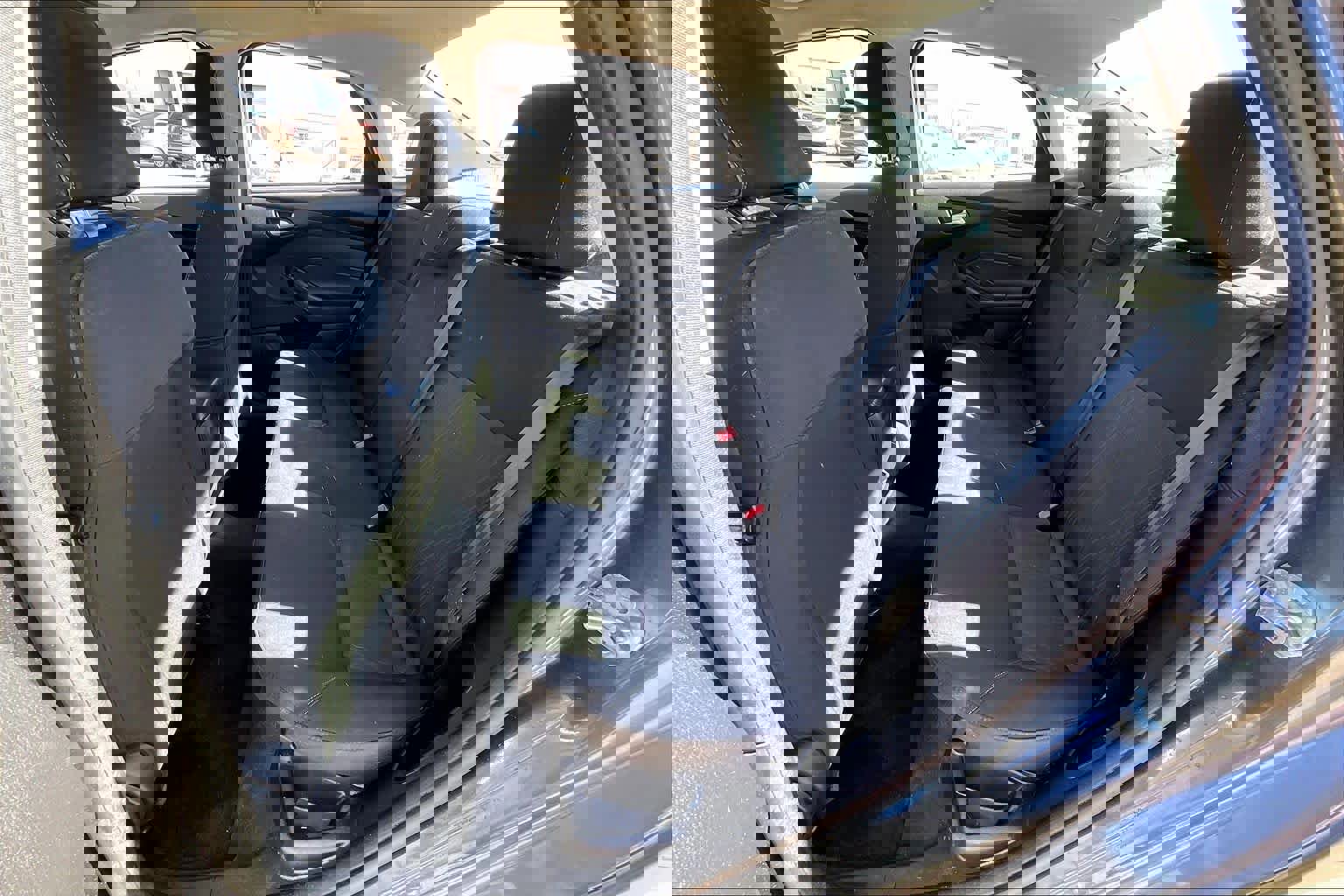 Used 2018 Ford Focus SE image 19