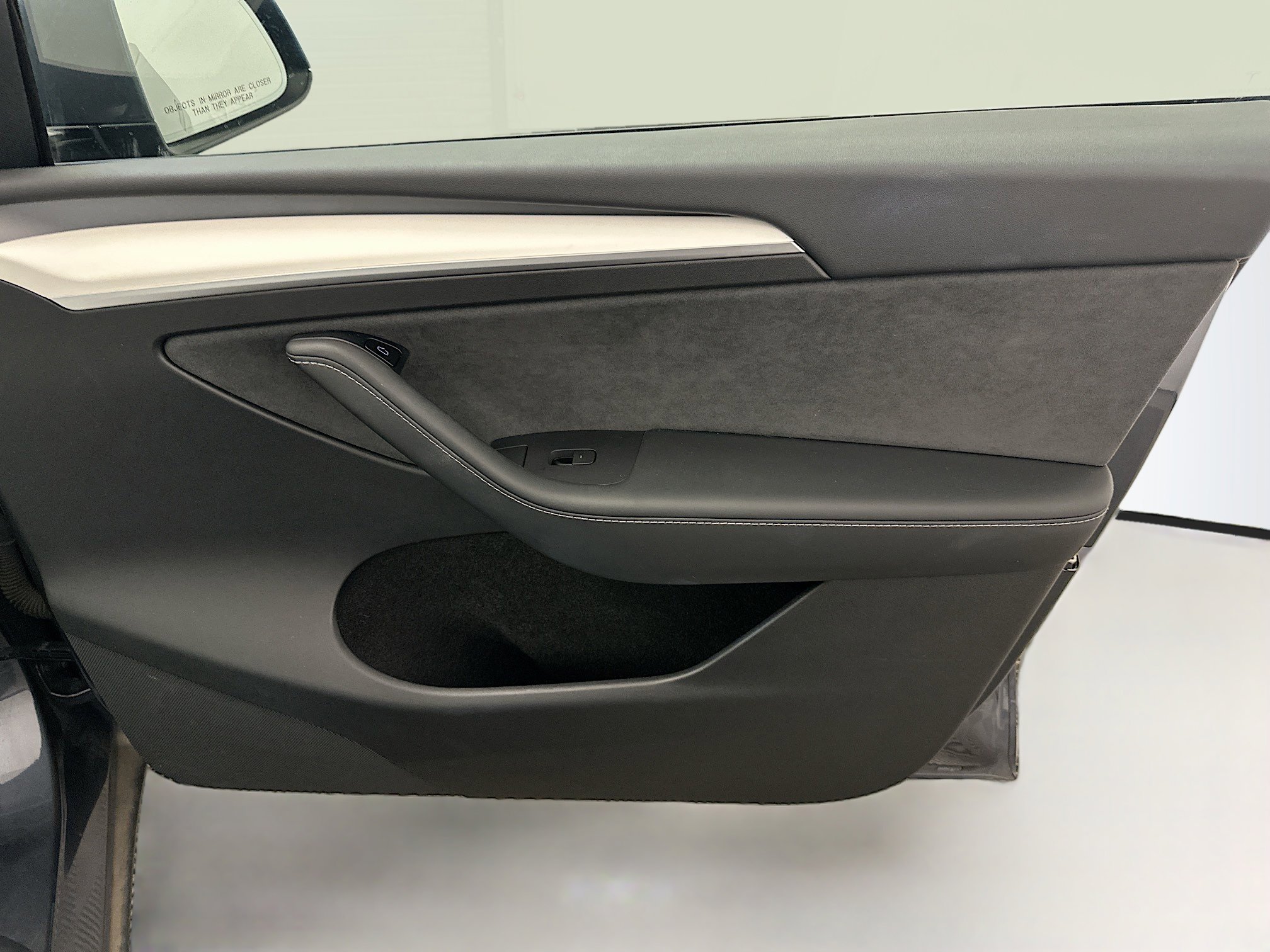 Used 2022 Tesla Model Y Long Range image 35