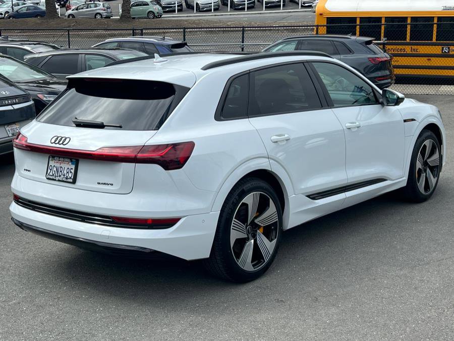 Used 2023 Audi e-tron Premium Plus w/ Premium Plus Package image 5