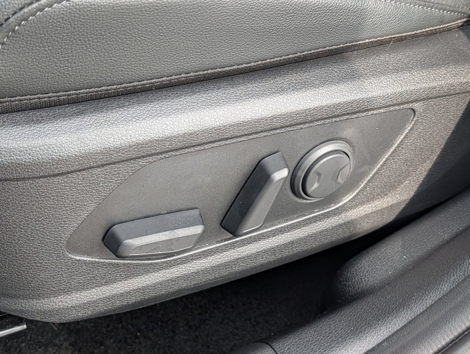 Used 2026 Kia Sportage EX FWD image 16
