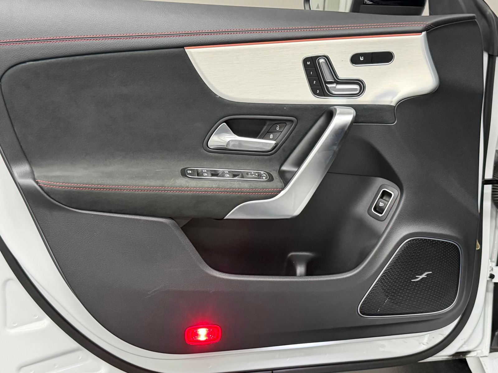 Used 2023 Mercedes-Benz CLA 250 image 19