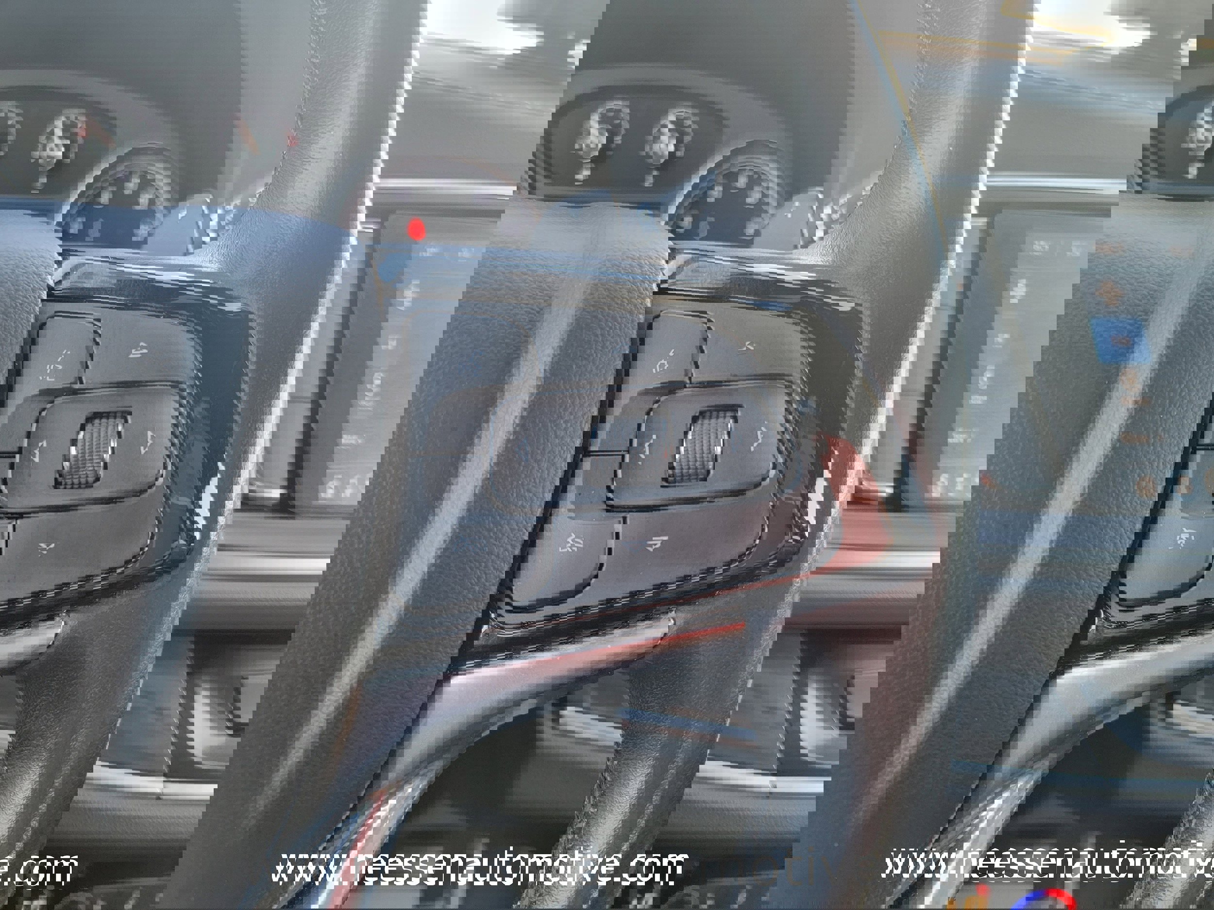 Used 2023 Buick Enclave Essence image 21