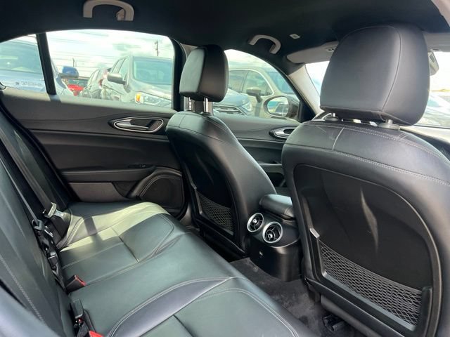 Used 2017 Alfa Romeo Giulia w/ Sport Appearance Package RWD image 18