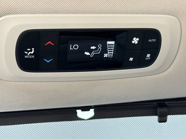 Used 2017 Chrysler Pacifica Touring-L Plus FWD image 23