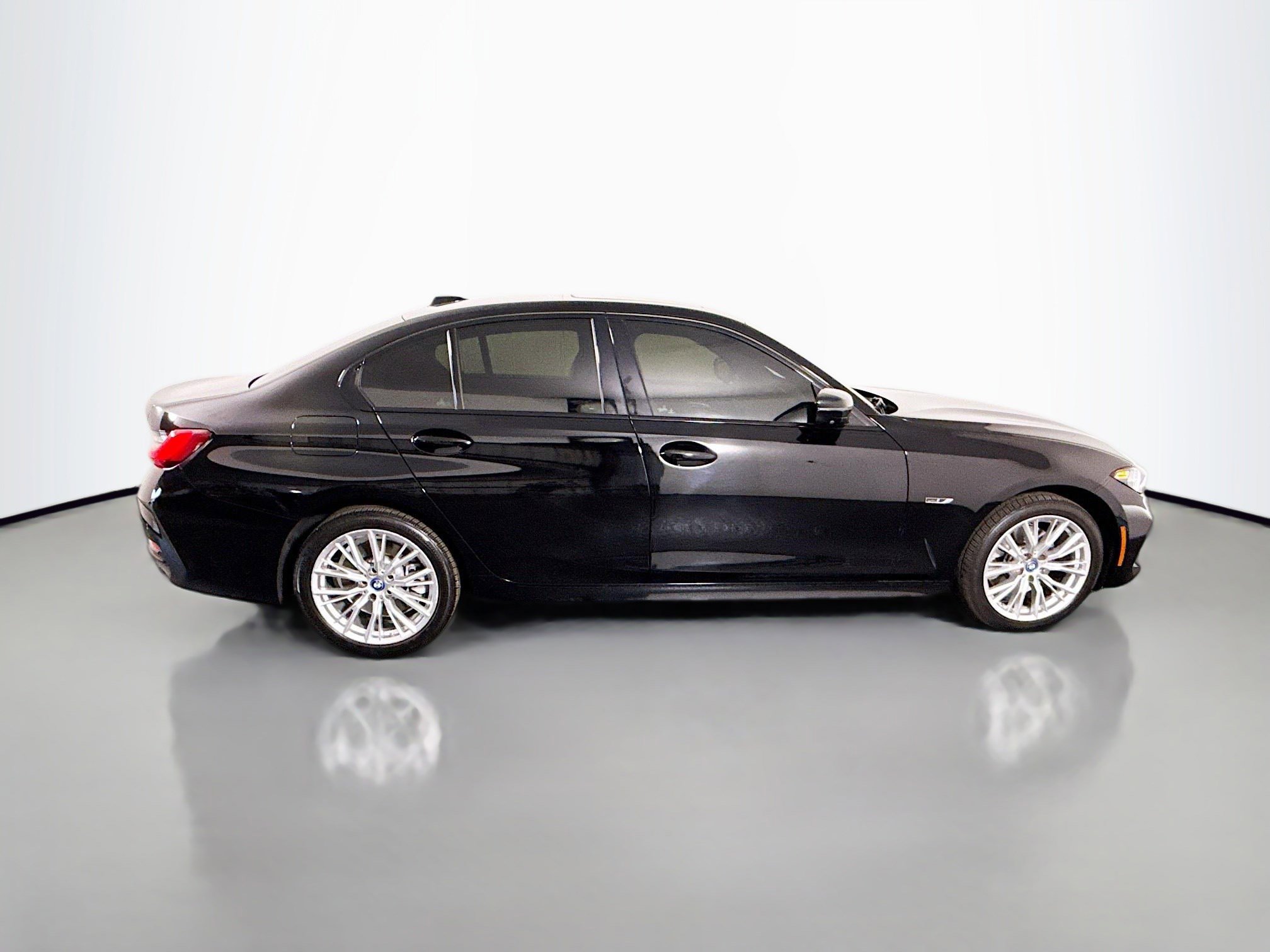 Used 2023 BMW 330e w/ Premium Package image 11