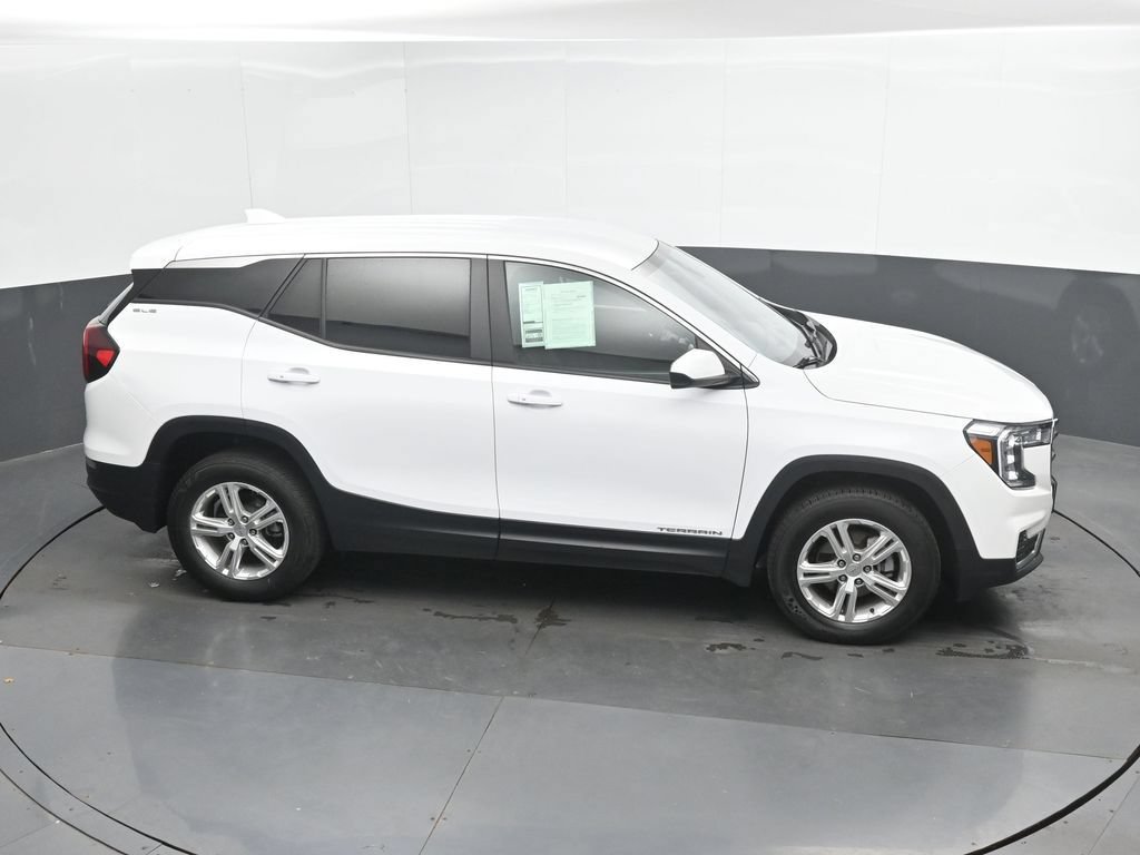 Used 2024 GMC Terrain SLE AWD/4WD image 32