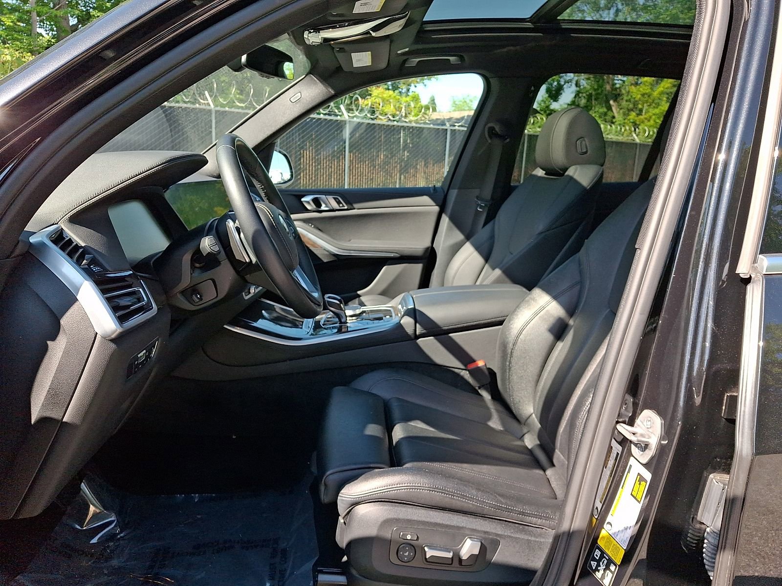 Used 2022 BMW X5 xDrive40i w/ Premium Package AWD/4WD image 13
